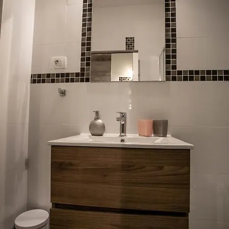 Leoni Apartment