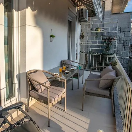 Apartment Leoni *